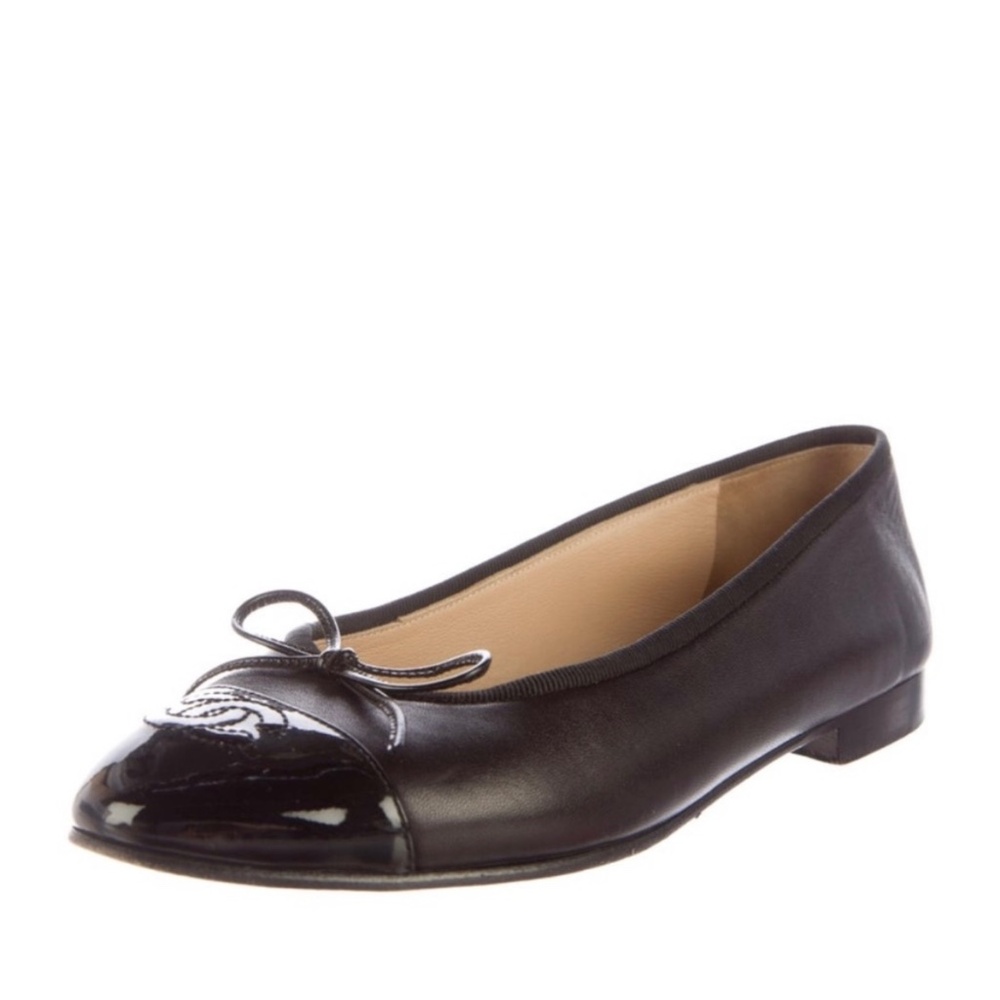 Chanel leather cap toe 37